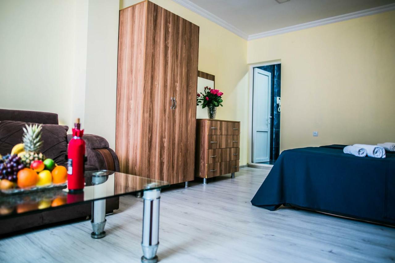 Central Apart-Hotel Batum Dış mekan fotoğraf
