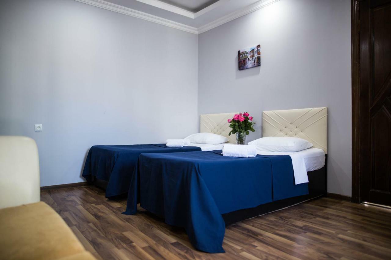 Central Apart-Hotel Batum Dış mekan fotoğraf